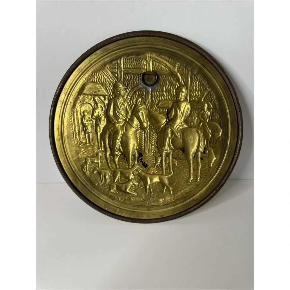Vintage Hammered Brass Wall‎ Plate Traditional English Fox Hunting Scene